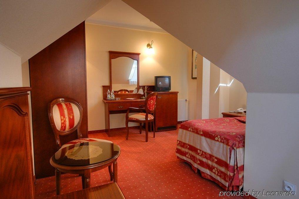 Villa Royal Острув-Велькопольски Номер фото