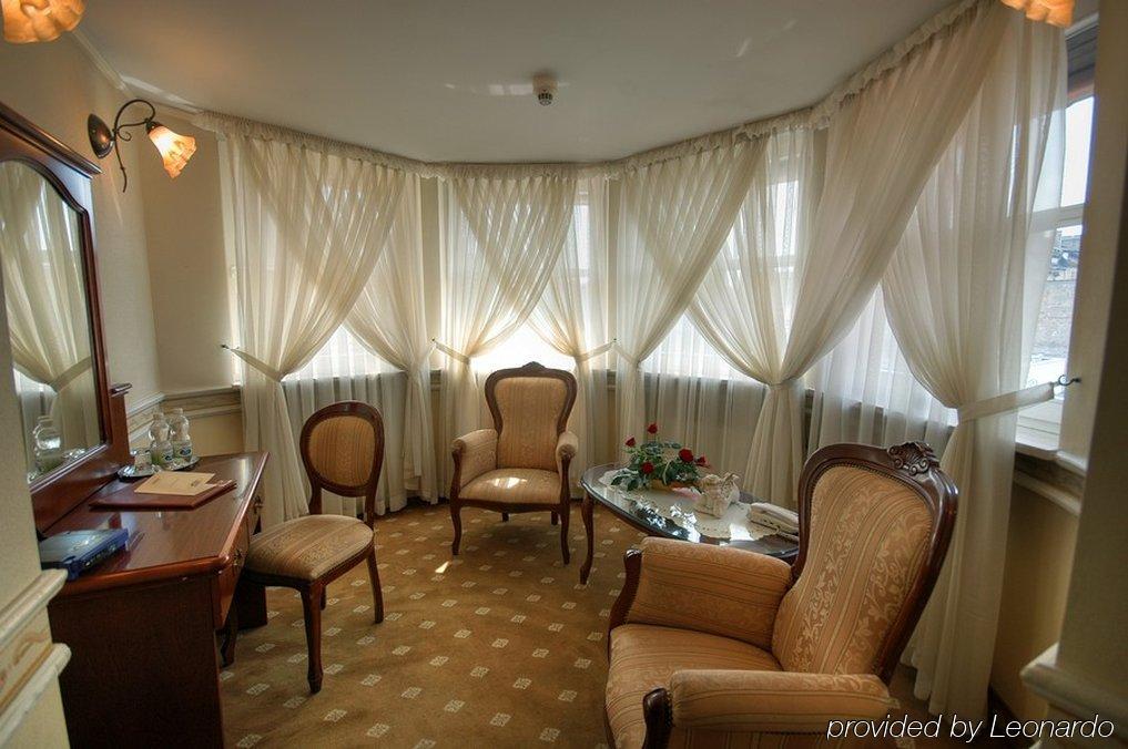 Villa Royal Острув-Велькопольски Интерьер фото