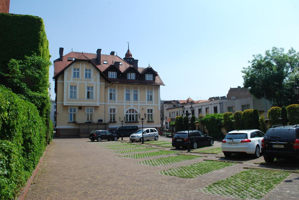 Villa Royal Острув-Велькопольски Экстерьер фото