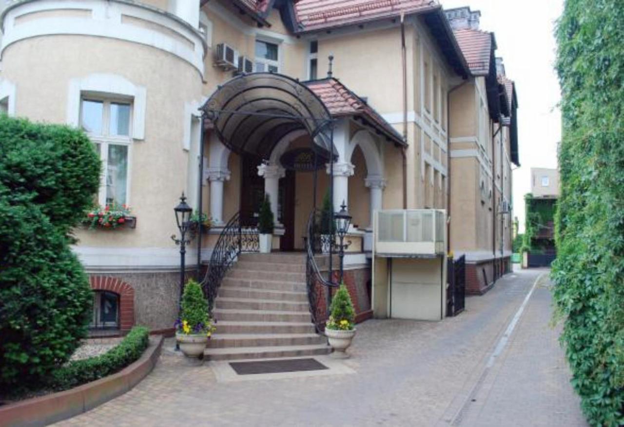 Villa Royal Острув-Велькопольски Экстерьер фото